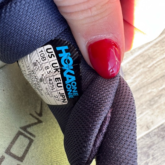 HOKA ARAHI 5 shoes excellent like new condition - Picture 12 of 15